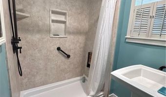 26 Perry St 1, Newport, RI 02840
