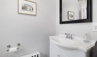 67 Harrison Ave, Newport, RI 02840