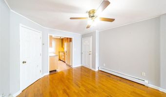 14 MEADOW St, Bayonne, NJ 07002