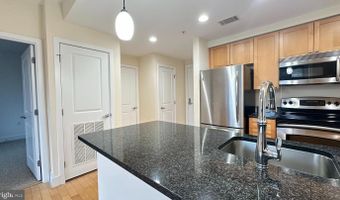 2001 15TH St N #320, Arlington, VA 22201