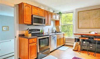 571 Spring St, Newport, RI 02840