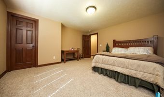 1809 W Ashton Trl, Brandon, SD 57005