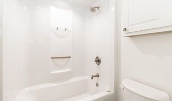 1804 River Pointe Dr, Albany, GA 31701