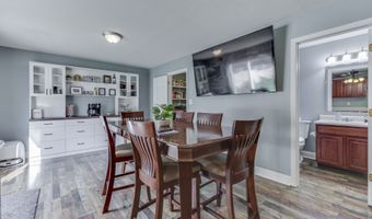 919 Angus Ln, Indianapolis, IN 46217
