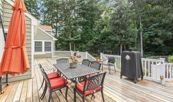 44 Devonshire Ct, Middletown, NJ 07748
