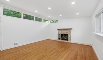 709 N PRYOR St, Alexandria, VA 22304