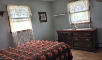 8 Nimbus Dr, Alloway, NJ 07462