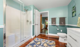 52 Thornridge Dr, Colchester, CT 06415