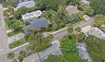 301 2ND St, Atlantic Beach, FL 32233