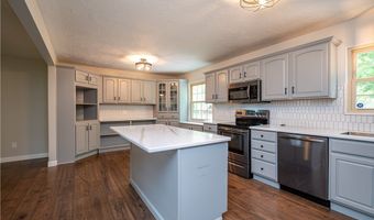1768 Celeste Cir, Austintown, OH 44511