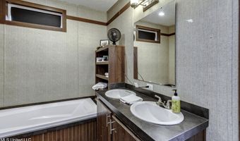 326 Lake Harbor Rd, Brandon, MS 39047