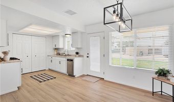 10548 Tecopa Rd, Apple Valley, CA 92308