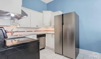 17 E 33rd St, Savannah, GA 31401