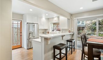 1118 N Beverly Glen Blvd, Los Angeles, CA 90077