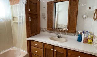 415 10th Ave SW, Austin, MN 55912