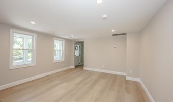 32 Raymond Rd, Auburn, NH 03032
