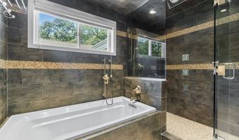 71 Olde Orchard Rd, Clinton, CT 06413