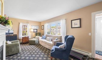 146 Bay View Ave, Bristol, RI 02809