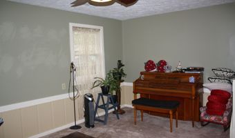 8437 Lockwood Ln, Indianapolis, IN 46217