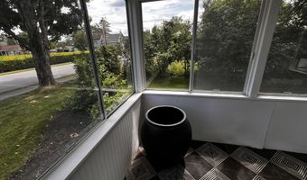 66 Howard St, Bangor, ME 04401
