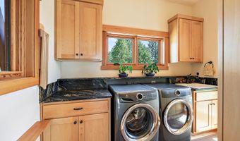 1940 Soda Mountain Rd, Ashland, OR 97520
