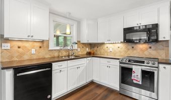 58 Lakeshore Ave, Beverly, MA 01915