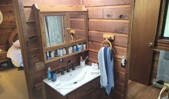 10525 Skunk Creek Rd, Cascade, ID 83611