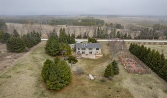 E7009 Jackson Rd, Algoma, WI 54201
