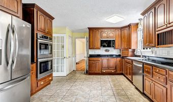 14383 Country Club Dr, Ashland, VA 23005