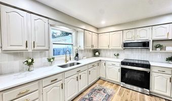 2317 N BAY St, Appleton, WI 54911
