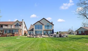 8115 Colony Dr, Algonac, MI 48001