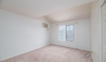 34 Parkwood Dr, Augusta, ME 04330