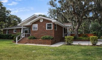 702 Center Dr W, Beaufort, SC 29902