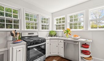 104 Lake Dr, Allenhurst, NJ 07711