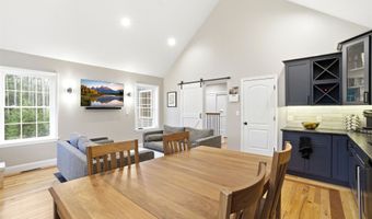 84 Juniper Cir, Auburn, NH 03032