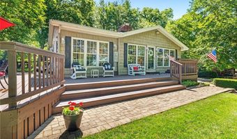 305 Hedgewood Dr, Akron, OH 44319