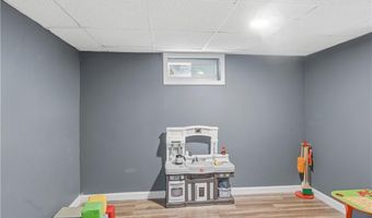 29 Dix Ave, Johnston, RI 02919