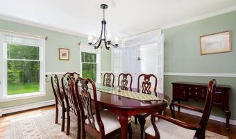 12 Fawn Ridge Dr, Brookfield, CT 06804