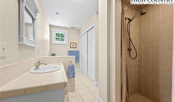 527 Red Tailed Hawk Rd, Banner Elk, NC 28604