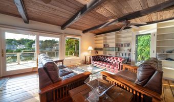 5 Shore Dr, Branford, CT 06405