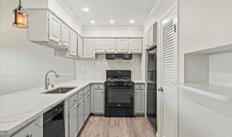 3 Telemark Dr 10, Alloway, NJ 07462