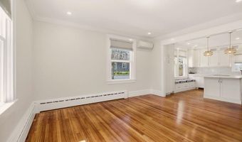 8 Champlin St, Newport, RI 02840