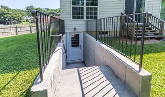 6526 LOCH HILL Rd, Baltimore, MD 21239