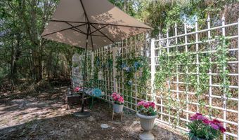 5052 Schira St, Bay St. Louis, MS 39520