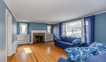 19 Coulters Rd, Cranston, RI 02920