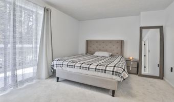 24 Suffolk Ct, Bedford, NH 03110