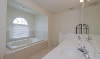 4 Chelsea Ct, Atlantic City, NJ 08401