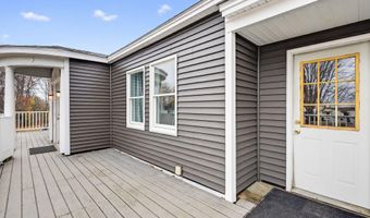 38 Mary Carroll St, Auburn, ME 04210