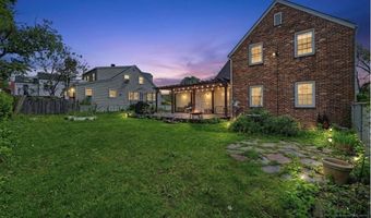 2 Lloyd Pl, Belleville, NJ 07109
