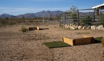 7190 E Red Barrel Rd, Yucca, AZ 86438